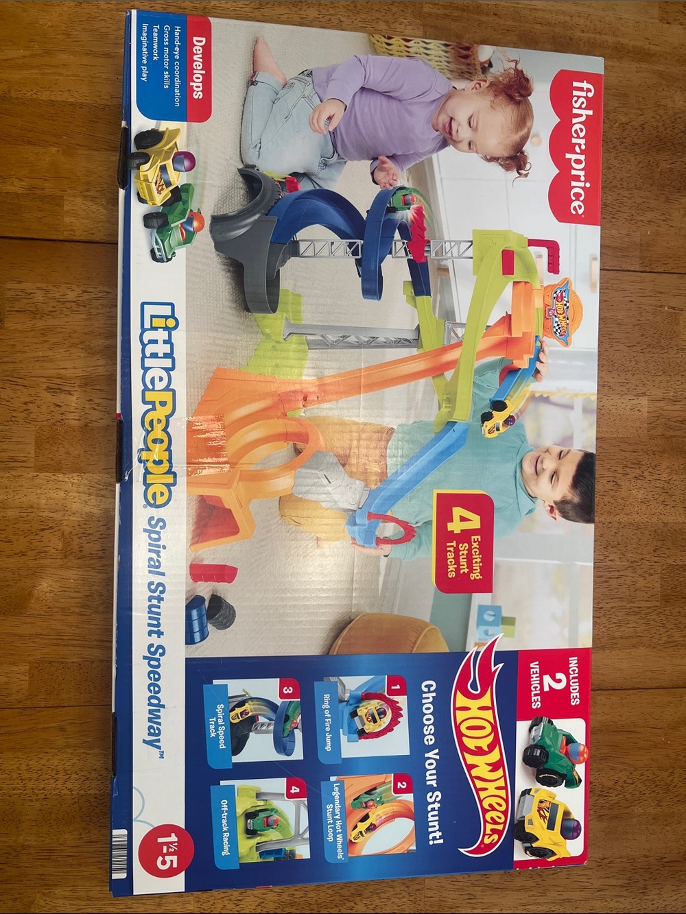 NIB Fisher-Price Little People Hot Wheels Spiral Stunt Speedway Playset